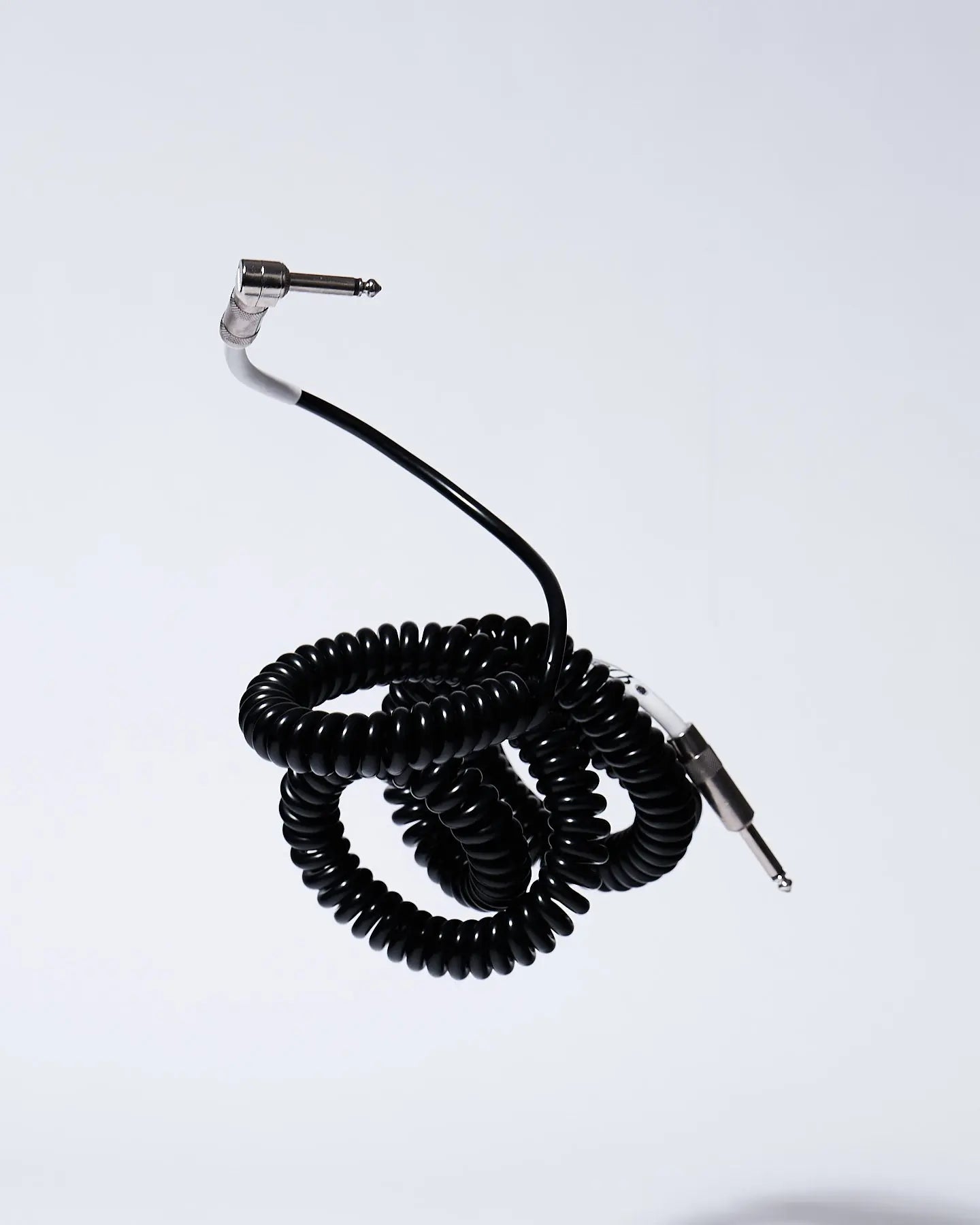 Black Voltage Vintage Coil® – AUS handmade coiled guitar cable